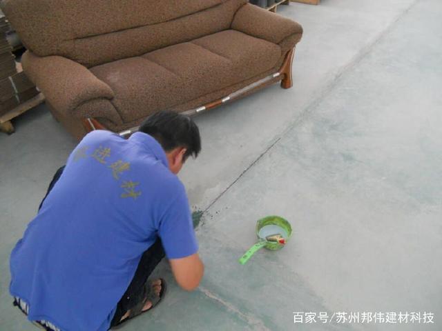 水泥耐磨地面掃不干凈怎么辦？先別急著修補，根源可能在這里